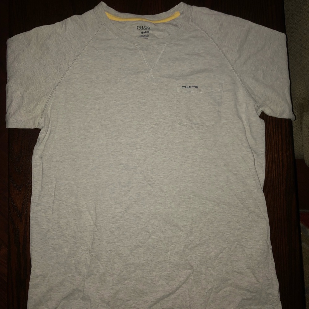 Gray Chaps Sport Medium T shirt w/ front pocket